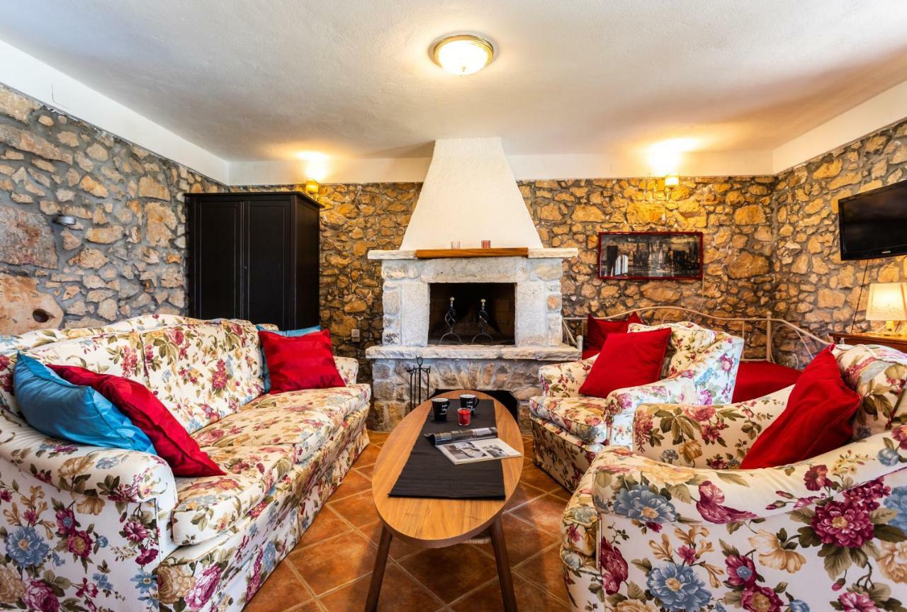 Villa Korina Pinezići المظهر الخارجي الصورة